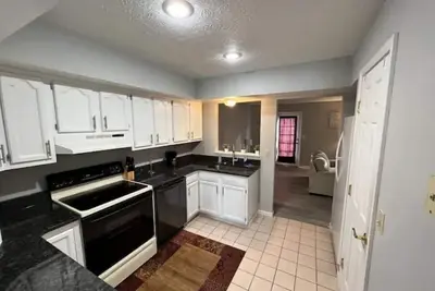 Image de 3 bed townhouse close to Casino!