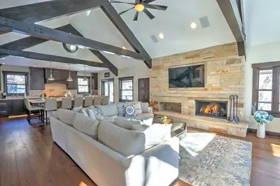 Image de Exceptional Creekside Retreat on 15 Acres w/Stunning Views, Hot Tub& Near Skiing