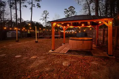 Image de Orange Blossom Retreat | Hot Tub, Pool, and Game Room!