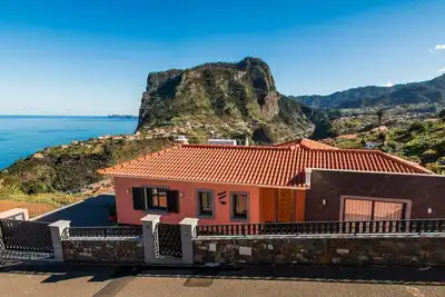 Image de Elegant vacation home in a hiking area with postcard views