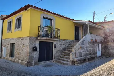 Image de House by the River