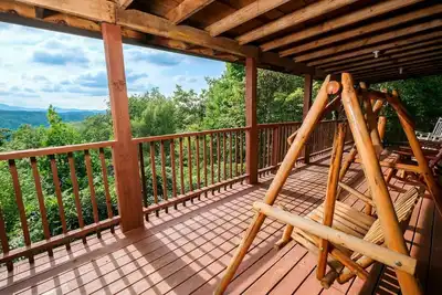 Image de Redbird View - Mountain views, game room, and firepit!