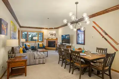 Image de Spectacular Snow Flower 204 - Pool/Hot Tub, Steps to Gondolas & Restaurants, Balcony with Views