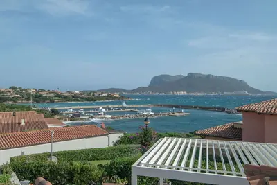 Image de Appartement avec piscine, Wifi, climatisation, Tv, terrasse, animaux admis, vue panoramique, parking