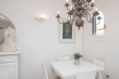 Image de Joli appartement pour 4 personnes avec Wifi, climatisation, piscine, Tv, terrasse et parking