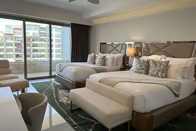 Image de Spend Your Vacation at Garza Blanca - Luxury 3 Bedroom Suite Available To Book!