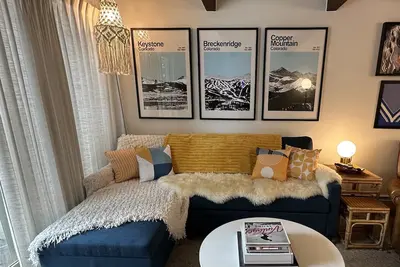 Image de Mid-Mod Mtn Stay, Stunning Views, Private Sauna, Close to Skiing!