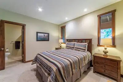 Image de 3500 square foot, 5 bedroom, 5 bathroom Mammoth Lakes, Ca luxury home