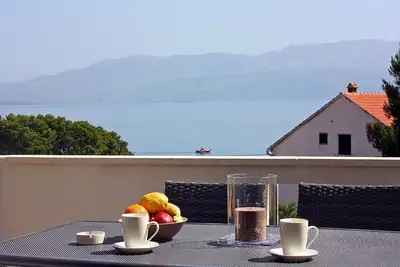 Image de Appartement d'une chambre avec la terrasse et la vue sur le mer Sutivan, Brac (A-20155-b)