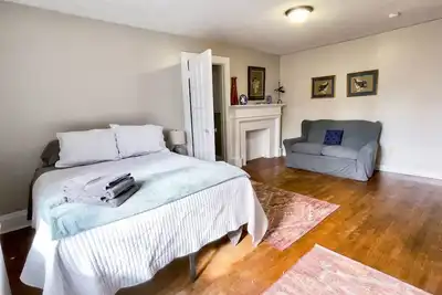 Image de 4 bed\/1bath on Cornell Campus: Upstairs Apartment