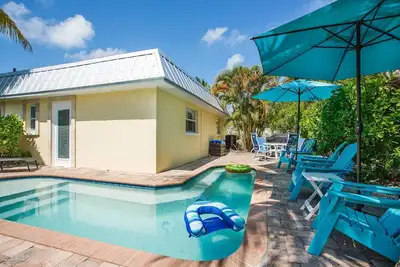 Image de Lulu's Cozy Beach Cottage #2 | 5 Min. Walk to Beach | Dog Ok | Pool | $185 Free Activities Daily!