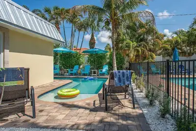Image de Lulu's Cozy Beach Cottage #1 | 5 Min. Walk to Beach | Dog Friendly | Pool | $185 Free Activities!