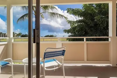 Image de Steps from the Ocean! 4 Stunning View Suites | Balcony and Kitchen + 3 Pools