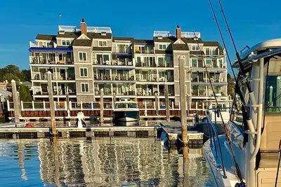 Image de Downtown Newport Luxury Newly Renovated Harborview Condo