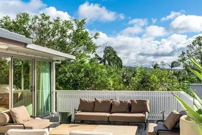 Image de Recently renovated Sunset Bungalow 5 is what beach getaways are all about.