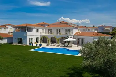 Image de A modern villa in Vabriga with a pool and a graden
