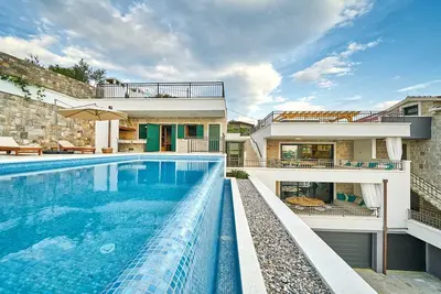 Image de A luxury five-star stone residence in Jesenice