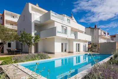 Image de Modern luxurious poolside villa in Podstrana