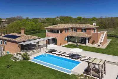 Image de Villa Village, Tinjan