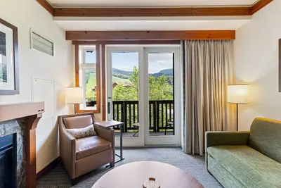Image de Sunny Spruce Studio in the Lodge at Spruce Peak