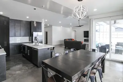 Desert Dreams Moab with Home Ev Charging