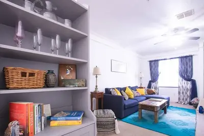 Image de Modern Boho 💐 King Bed 2bd Condo