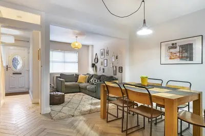 Image de Pass the Keys | Cosy 2br Home Ormeau Road Lots of Amenities