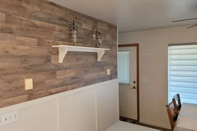 Image de Small house near trails for biking, hiking, or snowmobiling