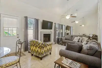 Image de Cozy Updated Townhome