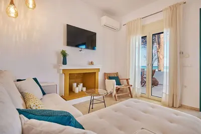 Image de Vera Villa is a Brand New Seafront villa