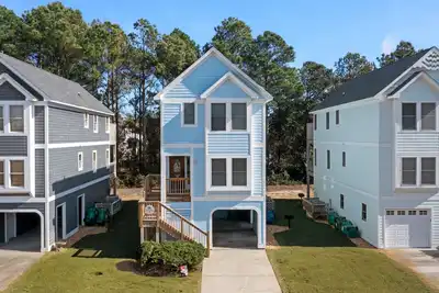 Corolla Premier: Short Walk to the Beach Through Pathway