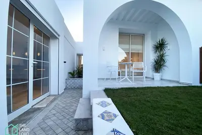 Image de New 1 bd with garden and sea side at Marsa Cornich