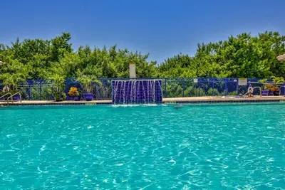 Image de Pet Family Friendly condo 2 heated pools, hot tub, sauna, bocce Tennis, etc