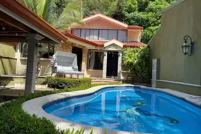 Image de Spacious family house in tropical paradise, 3 min from beach
