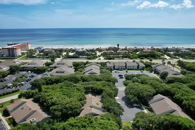Image de Sea Woods condo close to beach and Flagler Avenue
