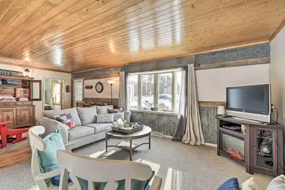 Image de Family Home - Walk to Town & Balsam Lake!