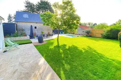 Image de Gîte avec piscine et spa privés, pour 8 personnes dès le1\/04\/24