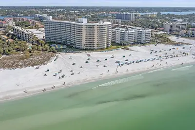 Image de Beachfront Crystal Sands Condo on Siesta Key