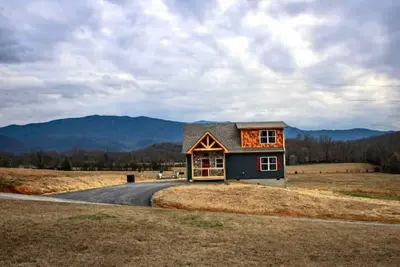Hoot Haus New Cabin-Mtn Views from Valley-Mesmerizing