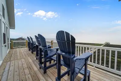 Image de Soundfront home, private dock, pool, hot tub, theater, kiteboarding haven ★★★★★