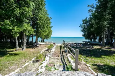 Image de Lakeview Oasis\nFormerly Kinsey Bay Lakeshore Home