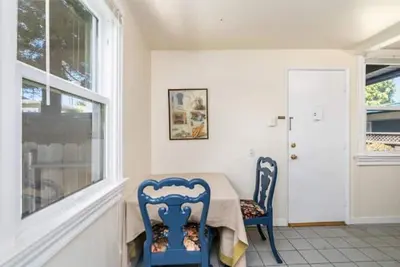 Image de The Happy Hideaway - Blissful Flat Near the Beach