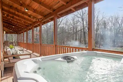 Image de New*Log Cabin*HotTub*Massanutten