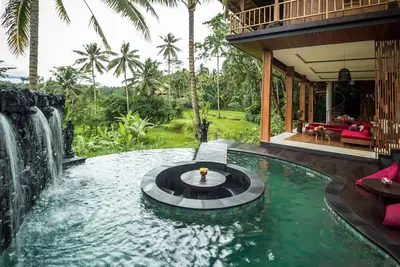 Image de 3 bedroom luxury villa resort w\/ private infinity pool overlooking rice fields!