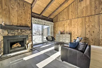 Image de 1 Mi to Lake Tahoe: Vacation Rental Home!