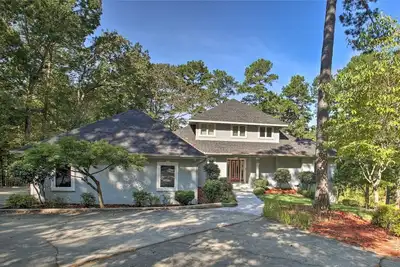 Image de Lakefront Home W/ Dock, Kayaks + Paddle Boards!