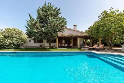 Image de Mallorcan Style Villa, A/C, Private Pool, Idyllic Setting & Beautiful Views - 10mins from Beaches!