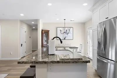 Image de Old Town Oasis | 3br Home with Fire Pit