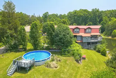 Image de Strawberry Plains Cabin: Private Pond & Game Room!