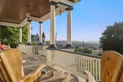 Image de Dubuque's Front Porch~Historic Charmer~Walk Downtn